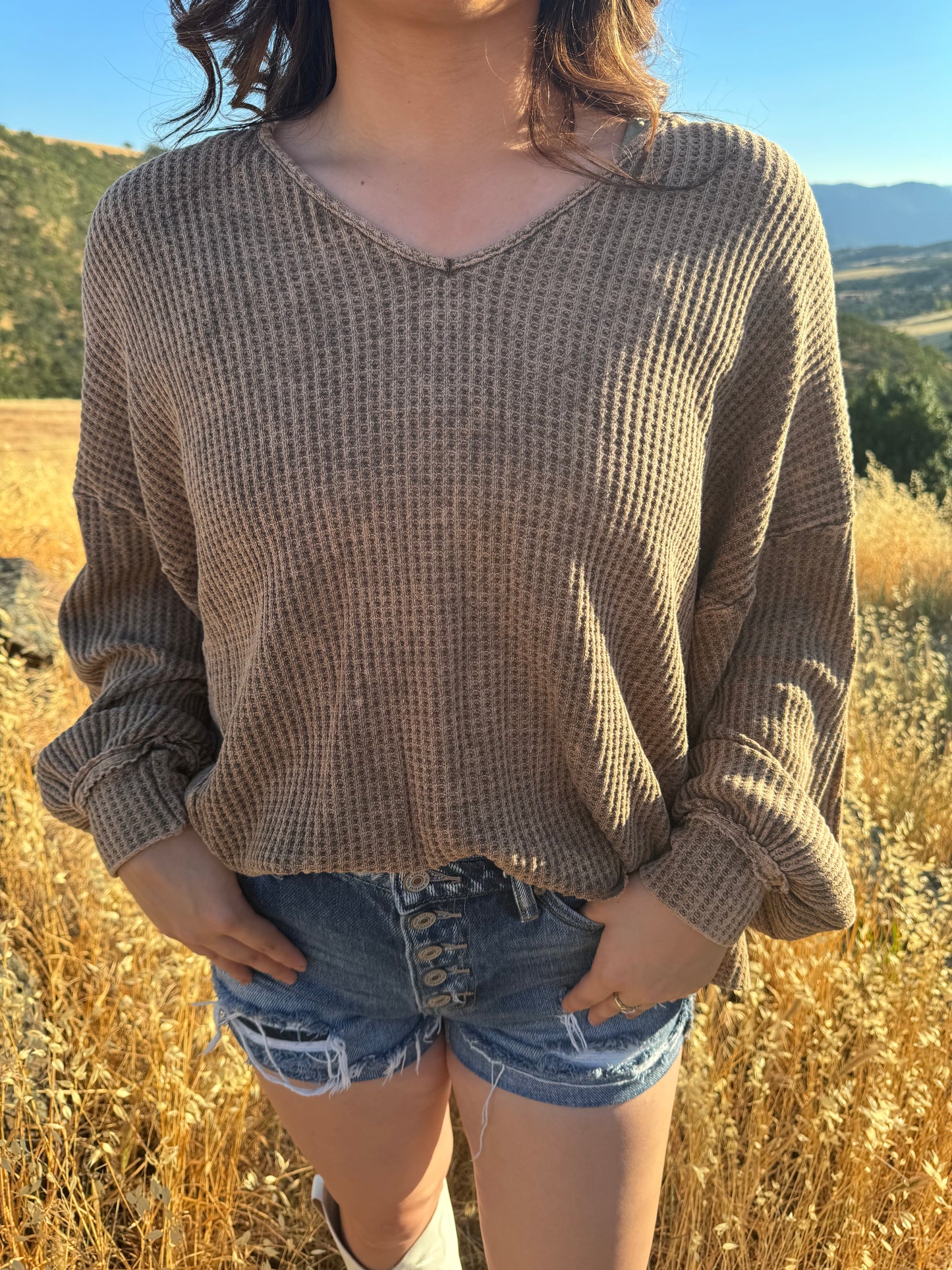 Mineral dyed raw edge loose top