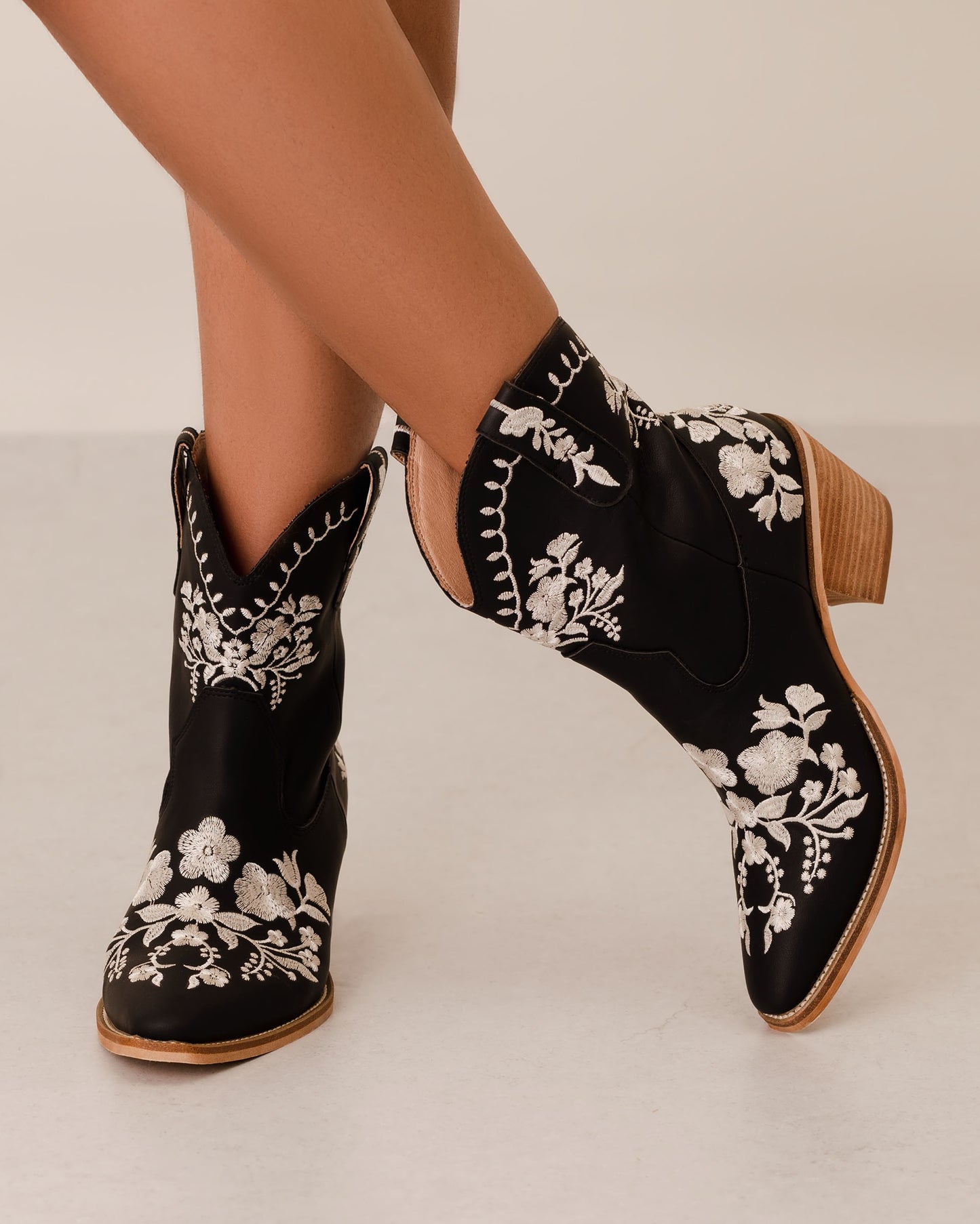 Caroline - Embroidery Block Heel Western Booties