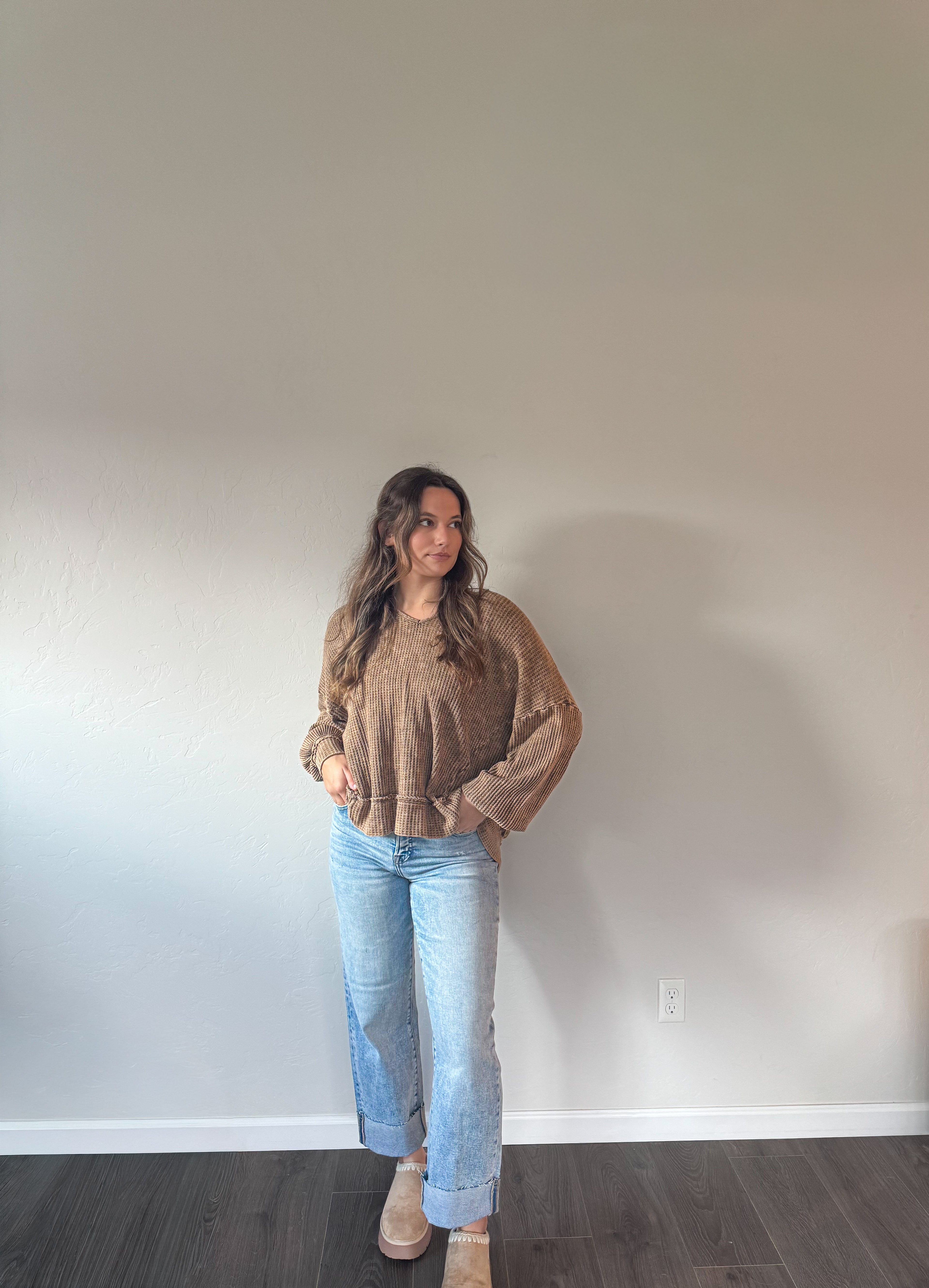 Mineral dyed raw edge loose top (Brown)