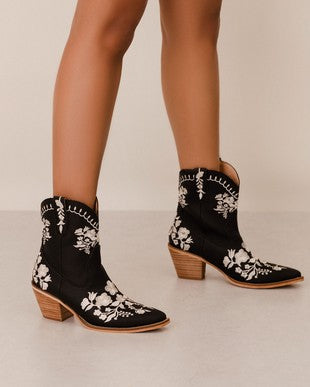 Caroline - Embroidery Block Heel Western Booties