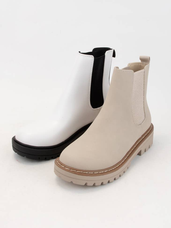 Tan Lug sole Chelsea Boots