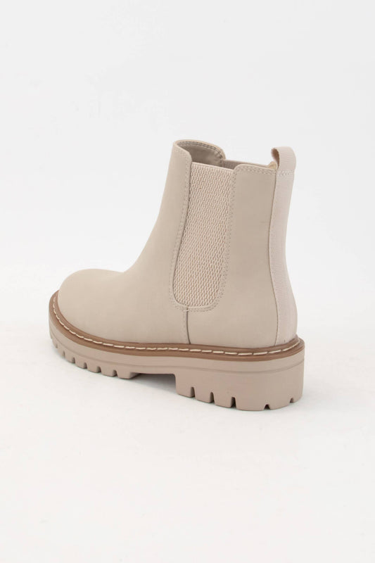 Tan Lug sole Chelsea Boots