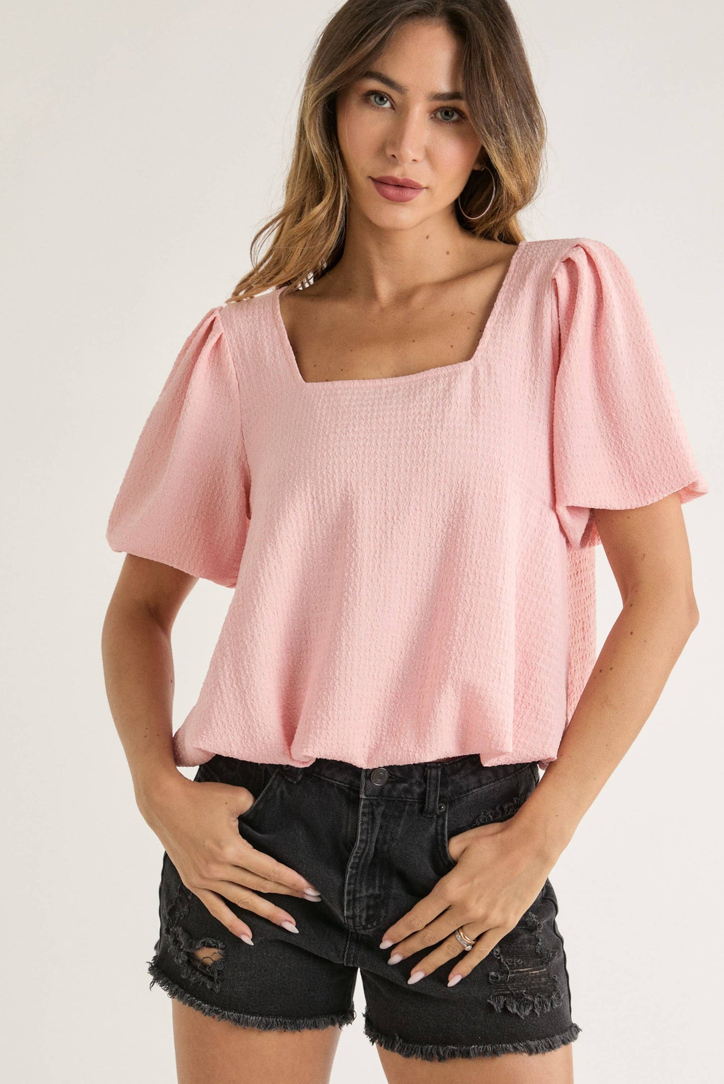 PUFF SHORT SLEEVE BUBBLE BOTTOM HEM top