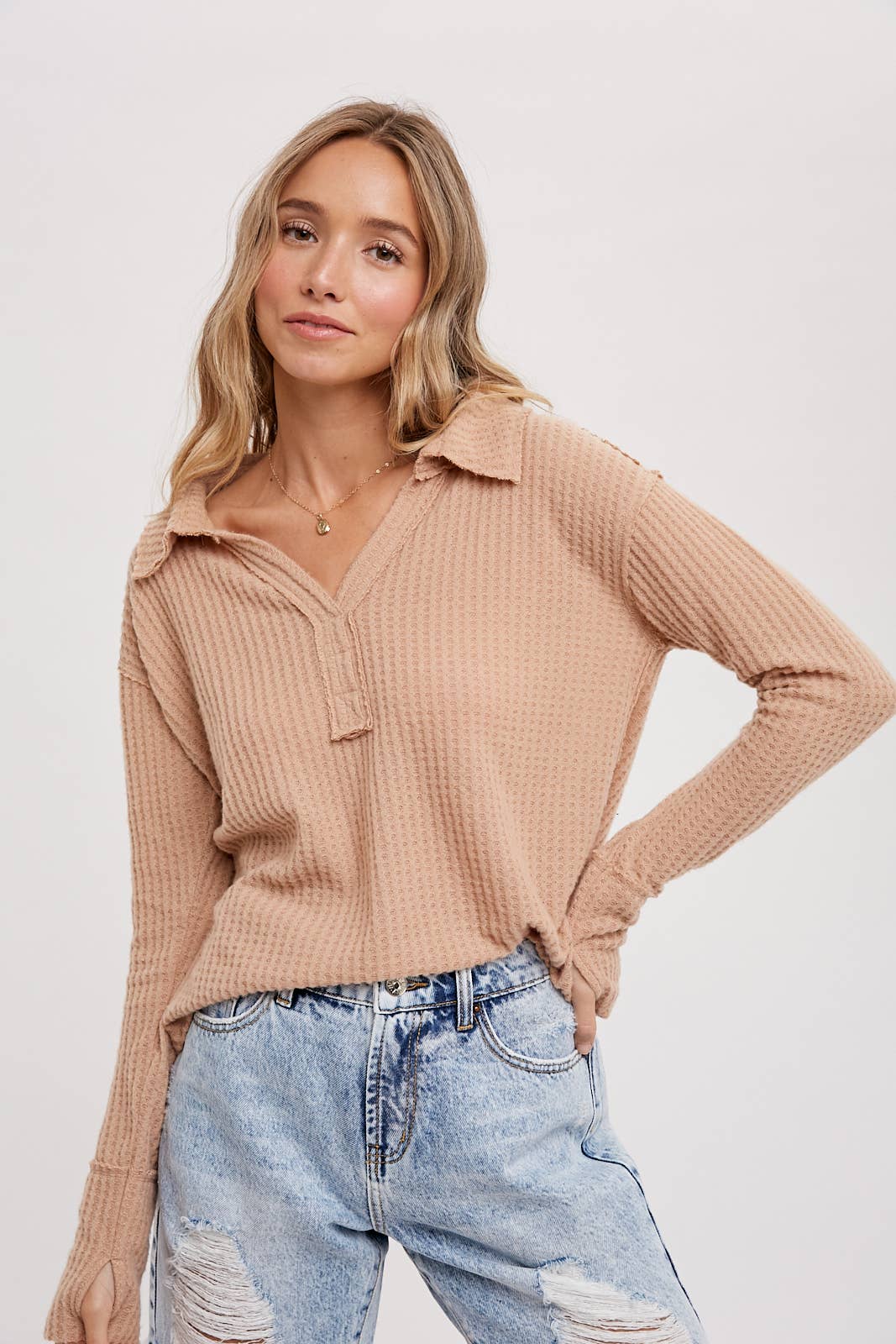 BRUSHED WAFFLE HENLEY TOP